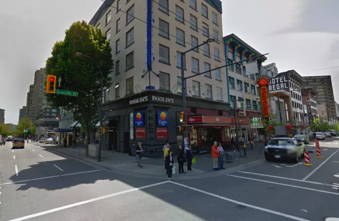 温哥华市中心半夜持刀砍人成重伤 嫌犯被捕