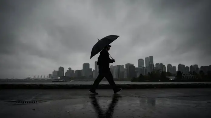 环境部向大温哥华多地发强降雨警报 菲沙河下游或局部水浸