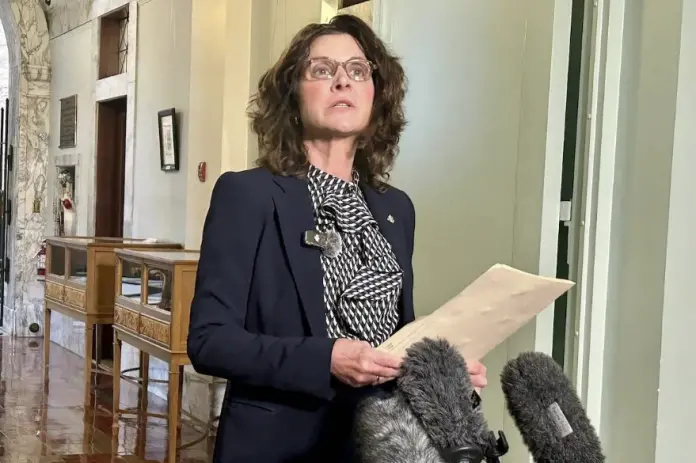 BC右翼政治势力再度分裂 OneBC党解除布罗迪党领职务