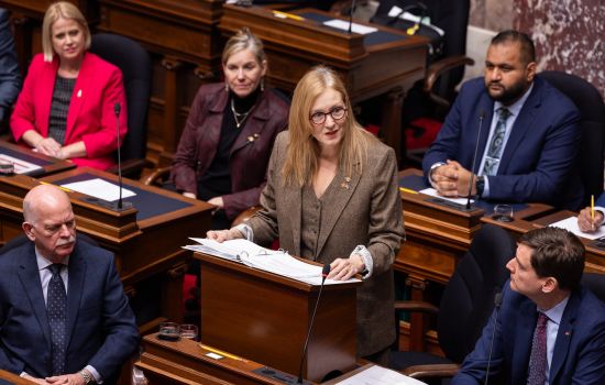 BC省加强附加保险销售的消费者保障：受限牌照将确保信息清晰减轻消费者压力