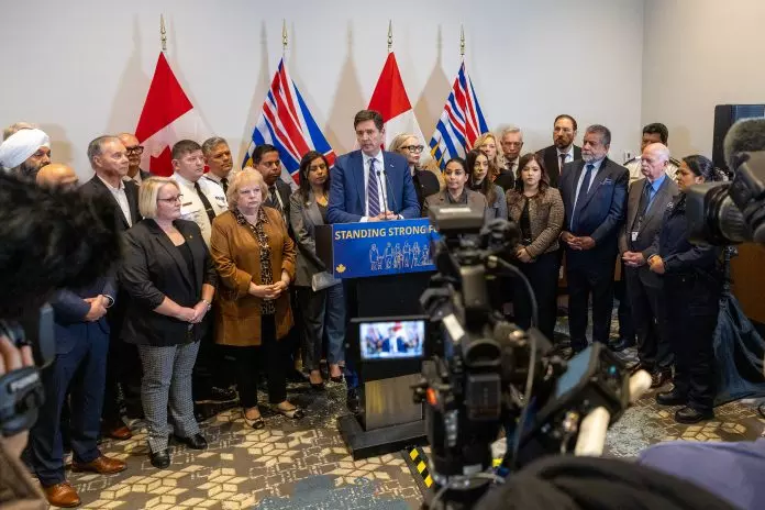 BC3年试点将到期 省长尹大卫：不会恢复“公开吸毒非刑事化”