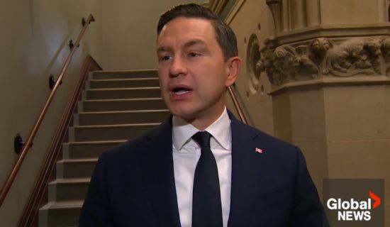 博励治见卡尼就一句话，“和我们合作”：关税、经济独立、输油管