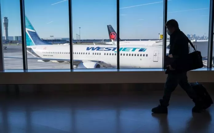 因应油价急涨  加国三大航空公司增收燃油附加费