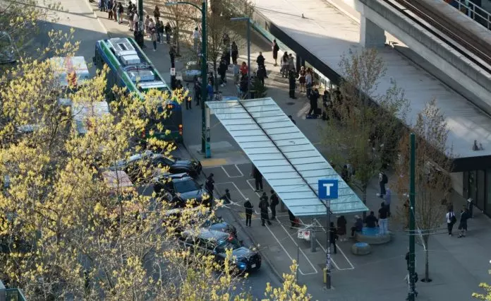 温哥华天车站发生疑似袭击事件 多辆警车救护车到场