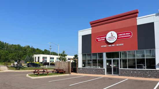 热到停业！加拿大多地体感飙40℃, 餐厅老板直接关门: 实在撑不住