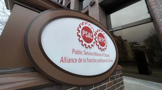 加拿大12万公务员酝酿大罢工! 移民、护照、政府福利恐受影响