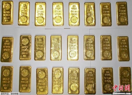 美“对等关税”公布：期货大跌 黄金突破新高