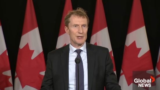 加拿大移民部长：减少临时居民的方法是直接送PR
