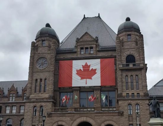 加拿大移民部2026年首轮EE抽签：高达711分，释放三大信号