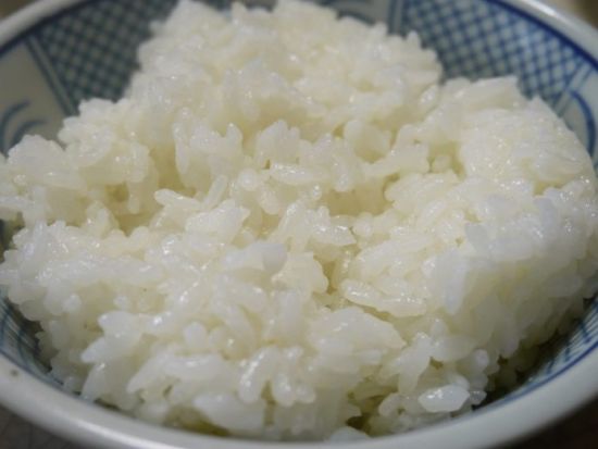再次加热米饭可能会使您面临这种潜在致命的疾病