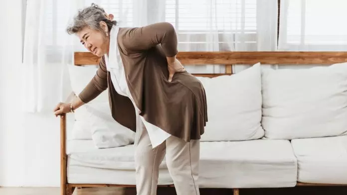 常喝牛奶仍骨质疏松？医生教4大饮食法补钙护骨 一日三餐这样吃更有效！