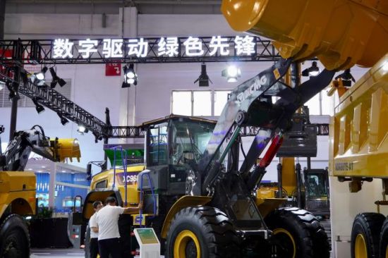中外龙头企业齐聚北京工程机械展会 智能化与可持续成行业风向