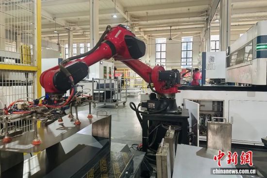 一块铁皮，能锻造出“中国钢制家具之都”？