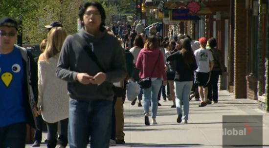 大幅折扣、加元等值! 美加边境城市放大招吸引加拿大人: 想你们了