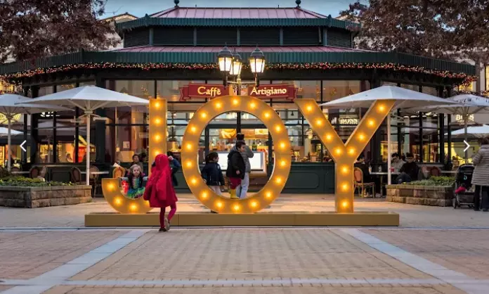 黑五血拼日周末来临 温哥华机场周边交通料拥挤