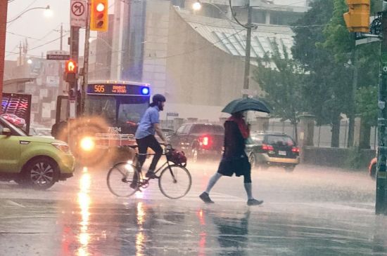 环境部发黄色预警：大多伦多有冻雨，面临洪水风险和强风影响