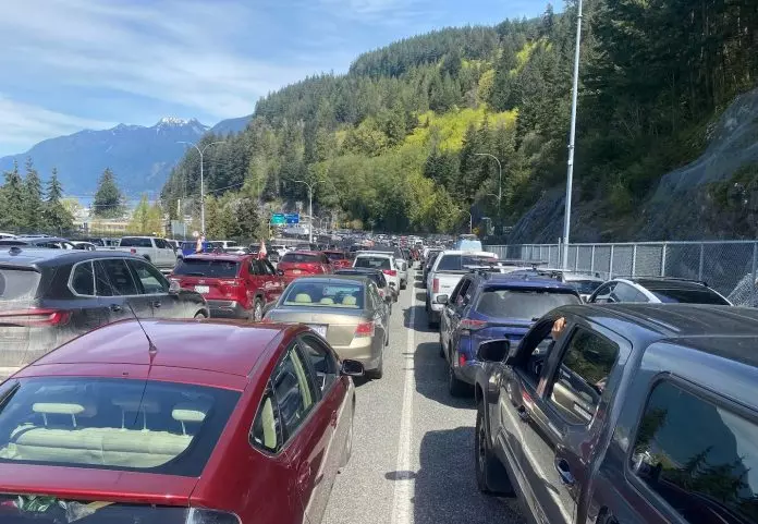 西温马蹄湾码头突发“警务事件” 乘客一度不准下船 多班渡轮延误