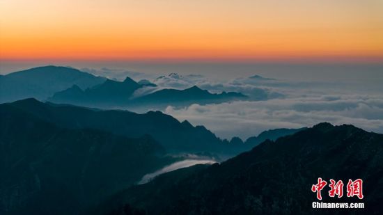 秦岭云海翻涌 壮丽迷人