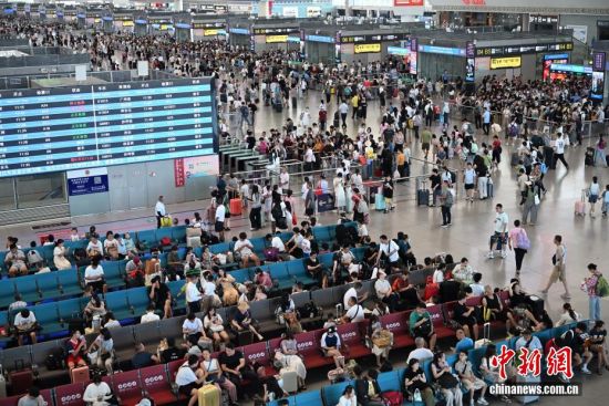 中国铁路暑运累计发送旅客超3亿人次