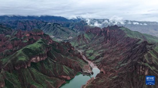 云雾缭绕坎布拉