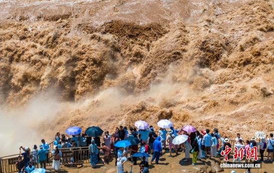 山西吉县：黄河壶口瀑布壮美引客来