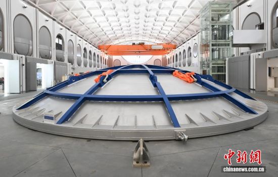 浙江杭州：世界容量最大的离心机启动