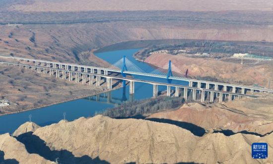 宁夏中卫：黑山峡黄河特大桥开通在即