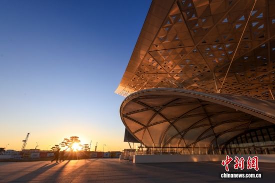 北京通州站正式开通投运 “轨道上的京津冀”加快发展