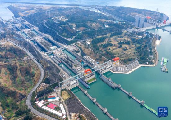 2025年三峡船闸年通过量、三峡升船机年客运量双创新高