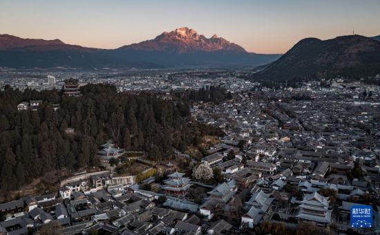 丽江古城游客渐多