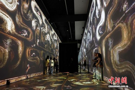 马王堆国宝艺术大展迎暑期观展热潮