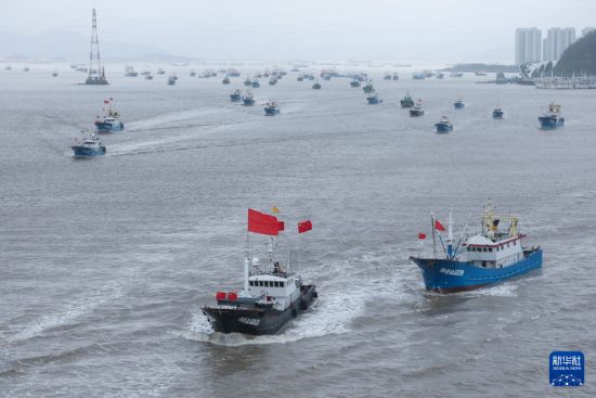 浙江舟山：东海开渔 千帆出海