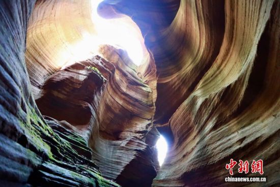 探访陕西甘泉大峡谷 尽显飘逸流动之美
