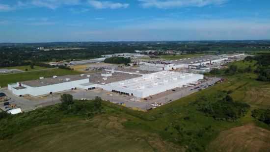 拼了！安省上千被裁汽车工人怒怼GM：敢搬设备，我们就占厂！