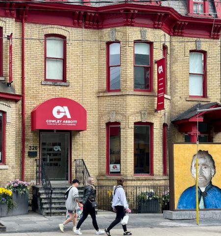 美国副总统说得没错！加拿大的移民政策确实降低了我们生活水平