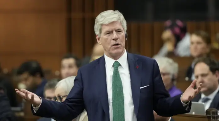 联邦部长天河山称接获大量查询　 暗示或再有议员转投自由党