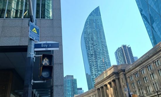 超预期！加拿大10月经济萎缩0.3%，美GDP强劲增长4.3%