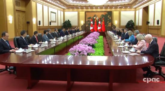 中国宣布：暂停对部分加拿大农产品征收关税