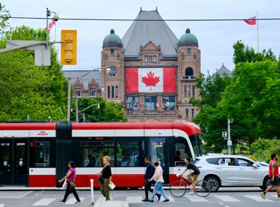 人口增长放缓! 加拿大经济出现新变化: 想不到, 影响最大的是它!