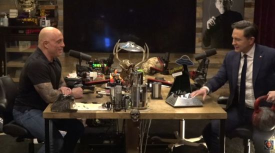 博励治上美国顶流播客，罕见喊话特朗普：取消对加关税！