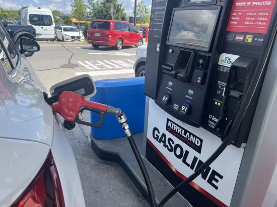 伊朗战争让加拿大油价暴涨27%：每个家庭平均损失$1000