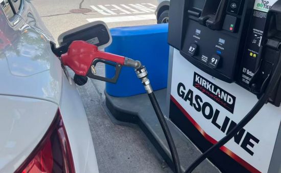 油价压垮生活！近4成加拿大人要求减税，明天大降十几分