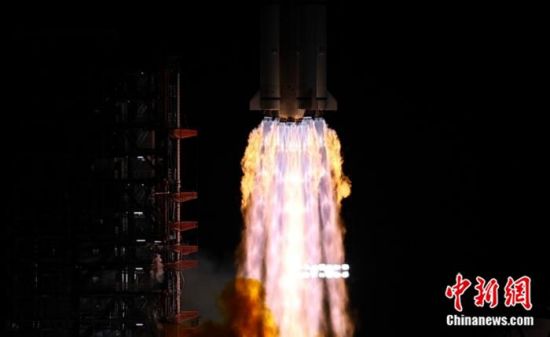 天问二号任务发射圆满成功 中国开启小行星探测与采样返回之旅