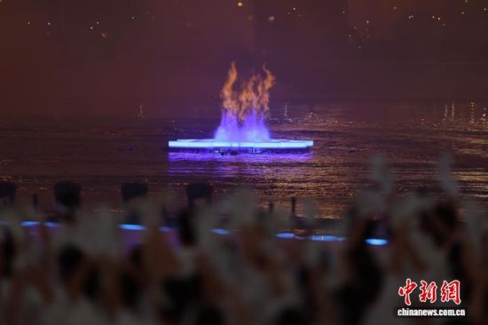 开幕式特写：世界同一屋檐