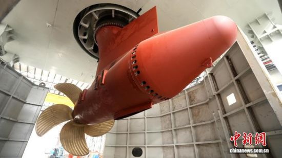 中国大型船舶即将跨入自主“吊舱”时代