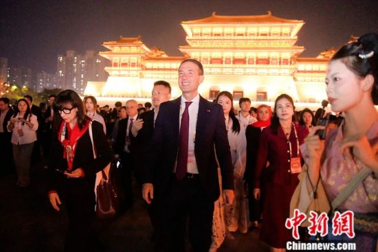 从博洛尼亚拱廊到隋唐洛阳城，古城保护理念为何共通？