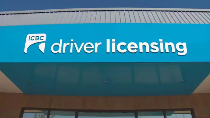 卑诗省议会审议通过降低驾照门槛 “N”牌有望明年免二次路试