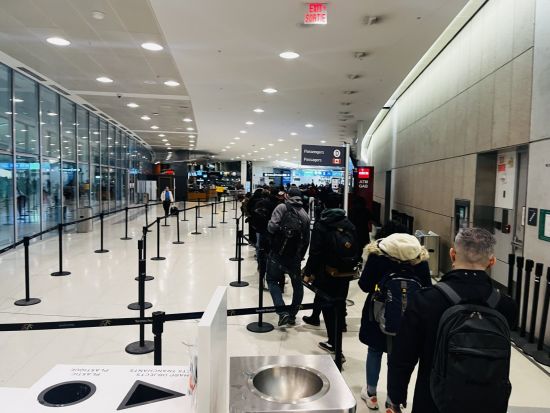 加拿大人赴美旅游人数暴跌：实际降幅达42%，远超官方估计