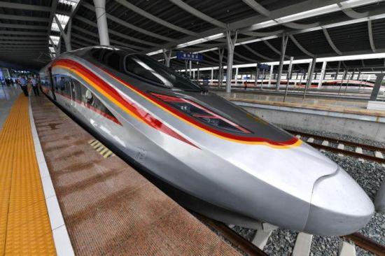 中国铁路客流保持高位运行 3日预计发送旅客1635万人次