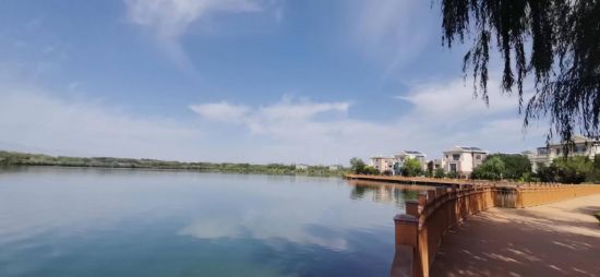 甘肃张掖：干旱地区竟“长出”30余个人工湖，总面积相当于560个足球场大小